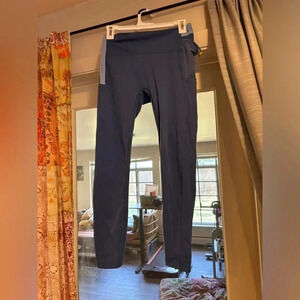 Outdoor voices size medium blue leggings